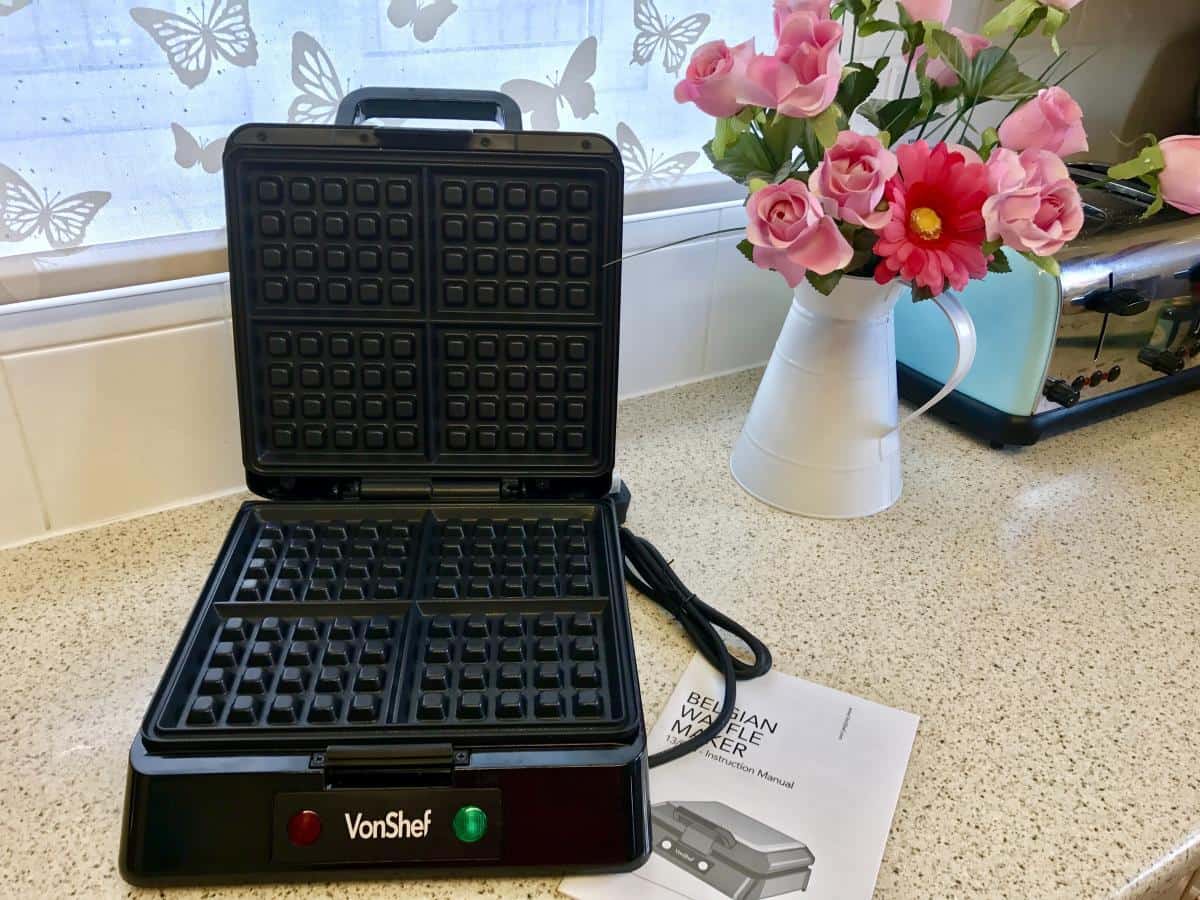 Classic Waffles With The Vonshef Belgian Waffle Maker