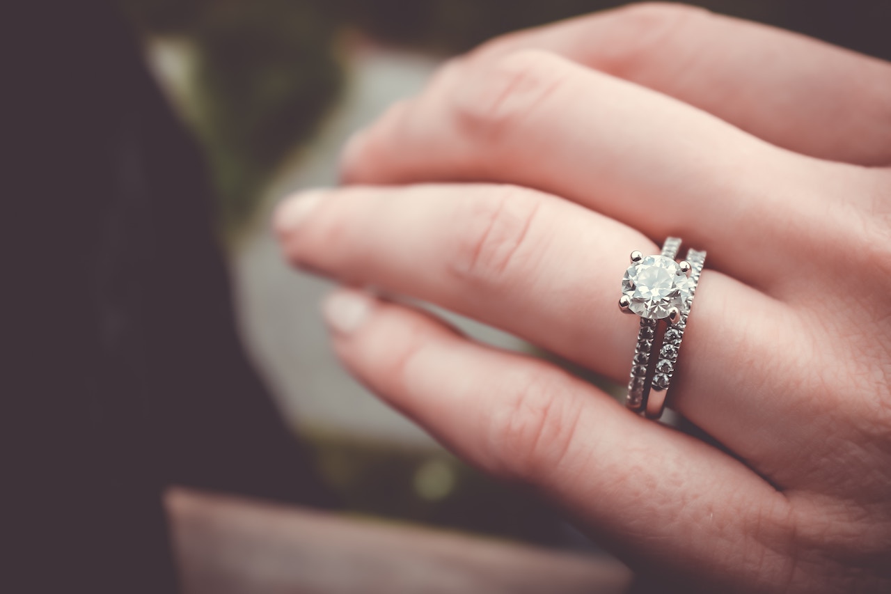 What Women Need To Know When Buying Jewellery