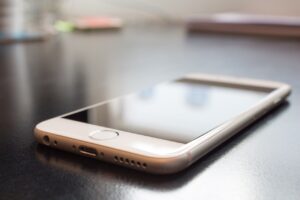 5 Things To Do With An Old Smartphone