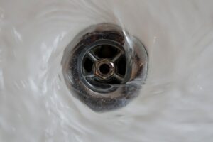 The Complete Step-by-Step Guide to Cleaning a Drain Like a Plumbing Expert