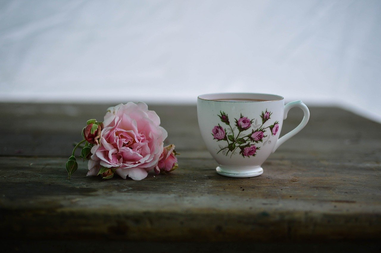 Ways You Can Decorate Your Coffee Table