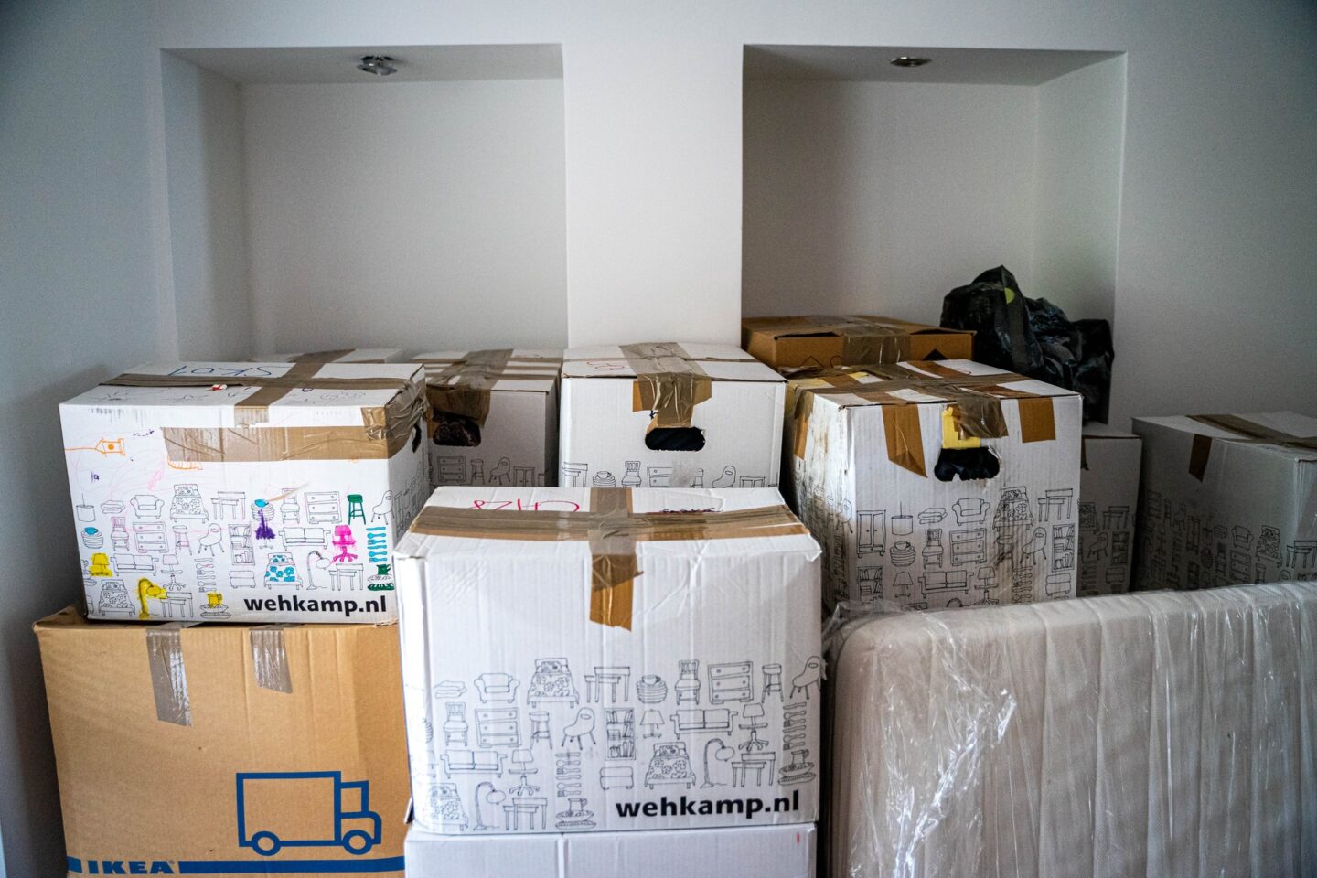Make Moving a Whole Lot Easier by Organising Your Stuff First