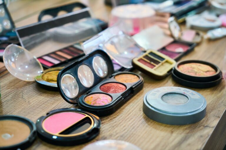 Y2K makeup trends all 90s kids will recognise