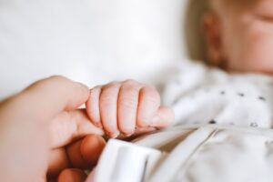 Dealing With Visitors When You Have a Newborn