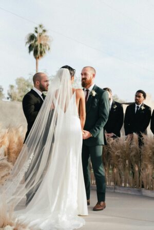 How to Choose the Perfect Wedding Suits for Your Wedding Party