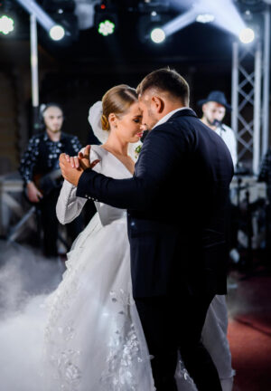 How to Make Your First Dance as a Couple Unforgettable