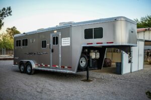 Horse Trailers With Living Quarters: What Are the Features to Look For