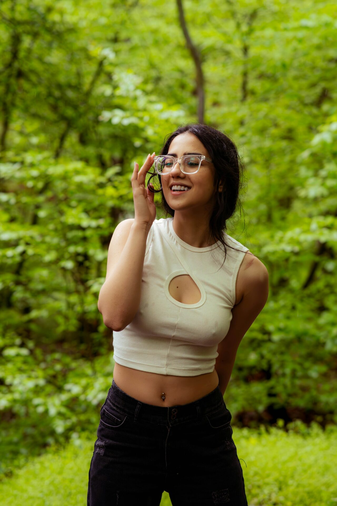 natural makeup look with soft glow and subtle contour