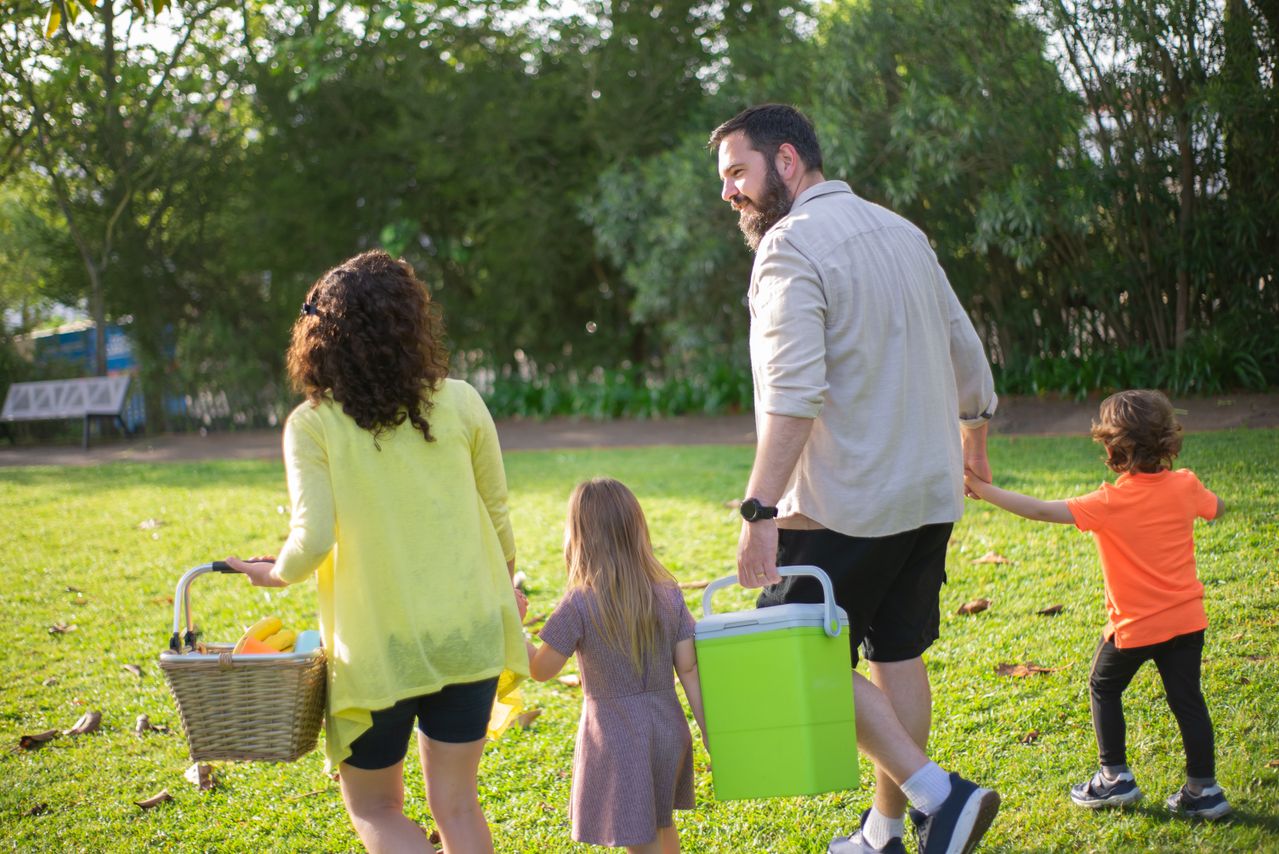 Family days out under £20 - picnic in a sunny park