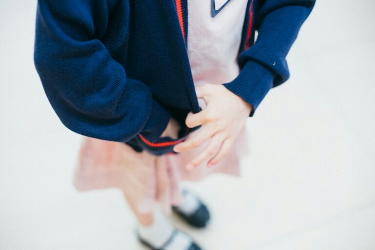 School uniform costs 2026 - children in school uniforms